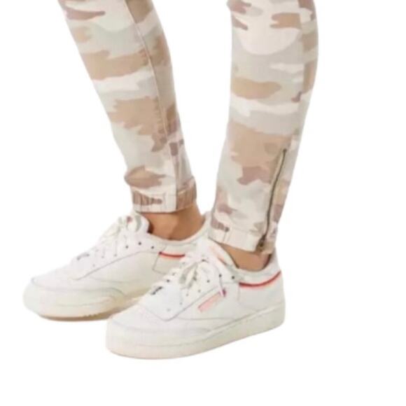 American Eagle Next Level Stretch High Rise Camo Jegging Joggers - Tan - 00 - Picture 9 of 14